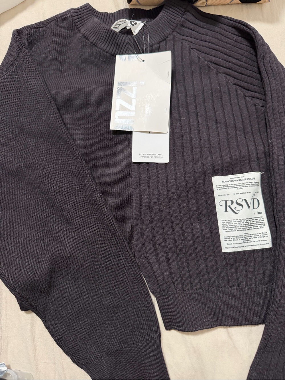 Izzue Ribbed Crewneck Sweater in Dark Charcoal